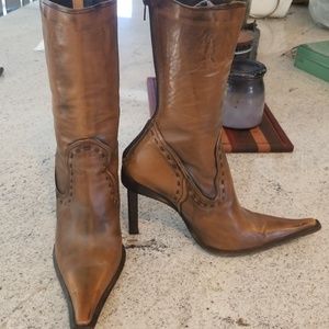 Gorgeous leather boots!